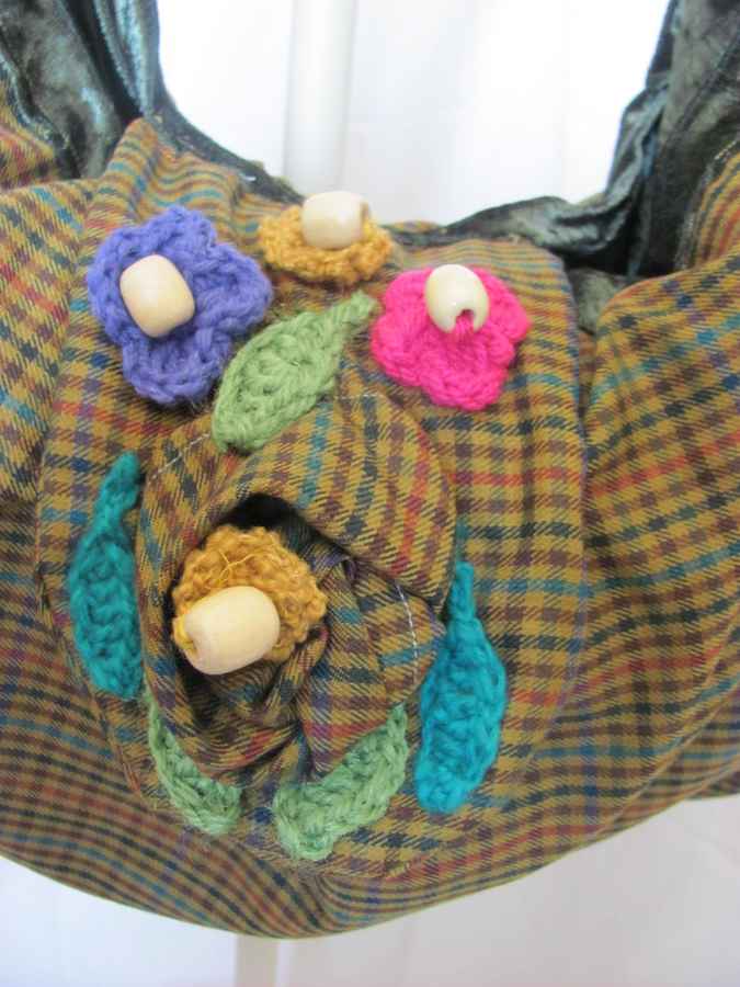 large image of art item: bag – checkered flowers with beads