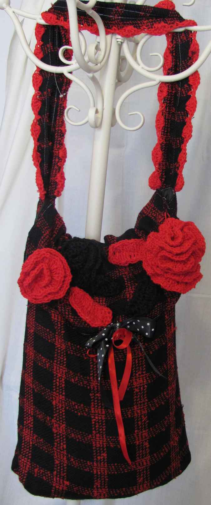 large image of art item: bag – checkered red black
