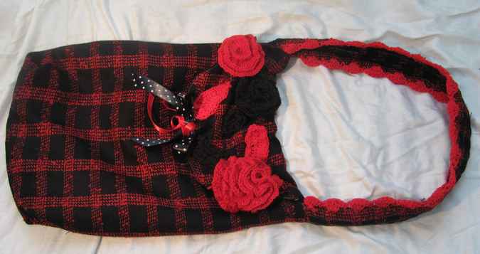 large image of art item: bag – checkered red black