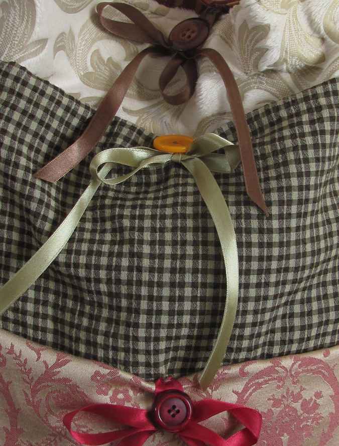 large image of art item: bag – checkered with quiltwork cream pink peach plant motif