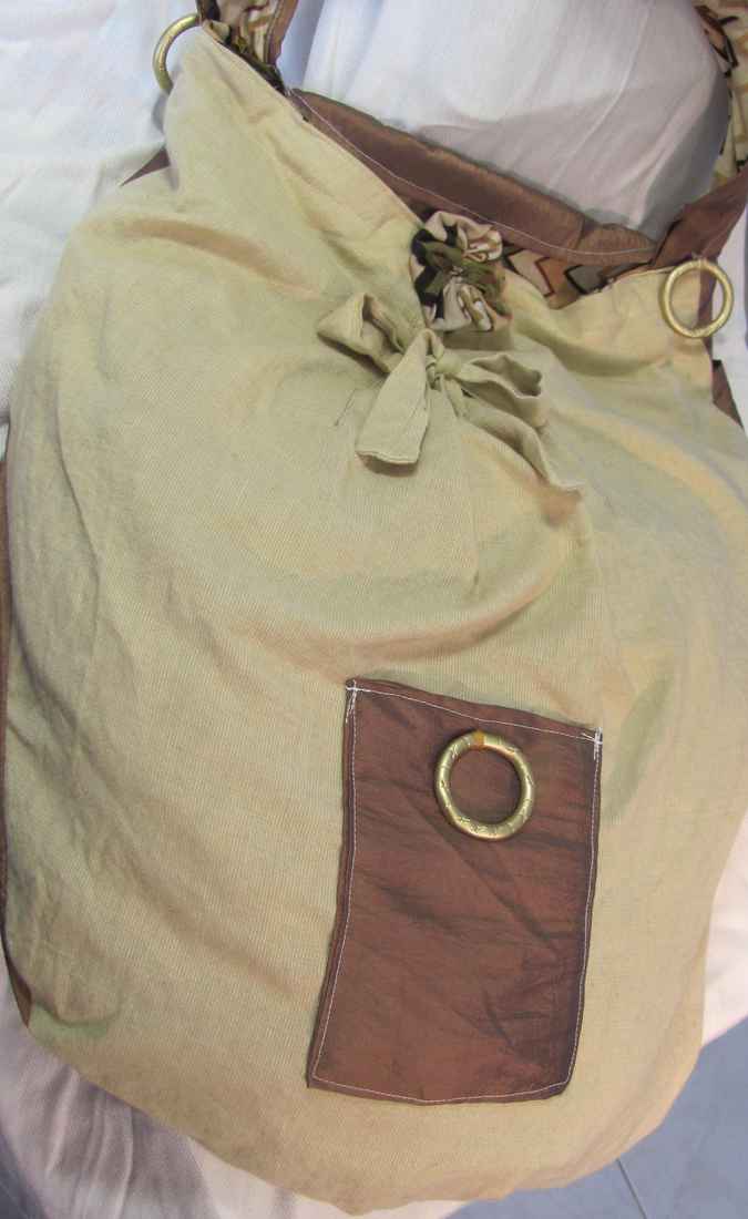 large image of art item: bag – cream brown with ring