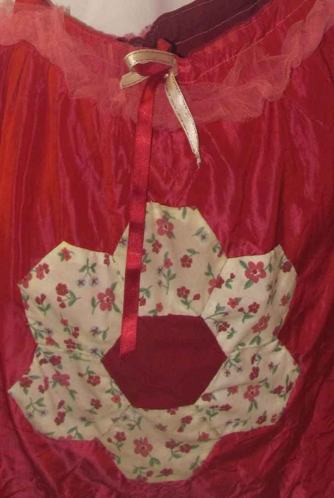 large image of art item: bag – crimson hexagons quiltwork
