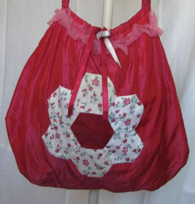 large image of art item: bag – crimson hexagons quiltwork