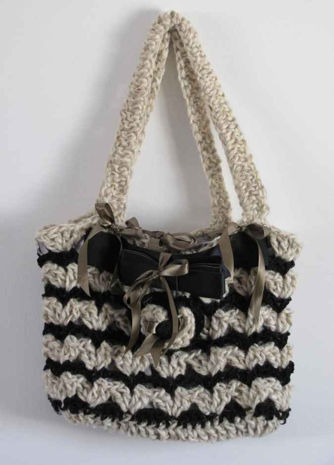 large image of art item: bag – crochet black and white