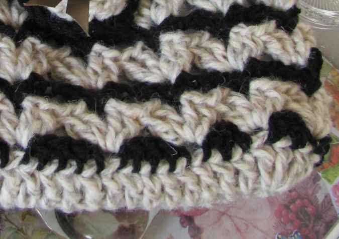large image of art item: bag – crochet black and white