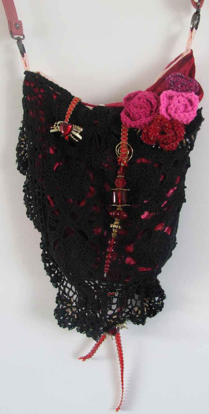 large image of art item: bag – crochet black with red roses