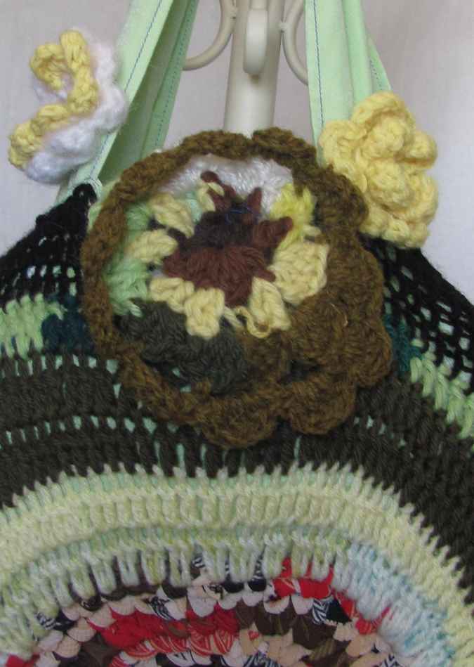 large image of art item: bag – crochet flowers yellow green black