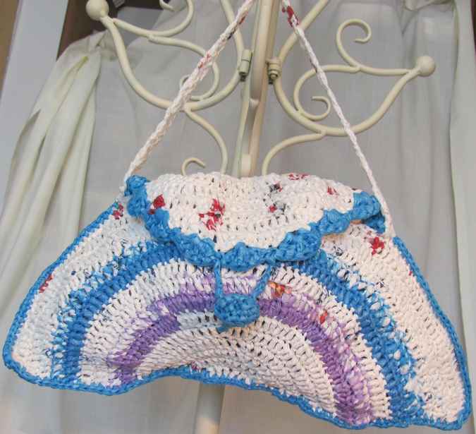 large image of art item: bag – crochet white blue