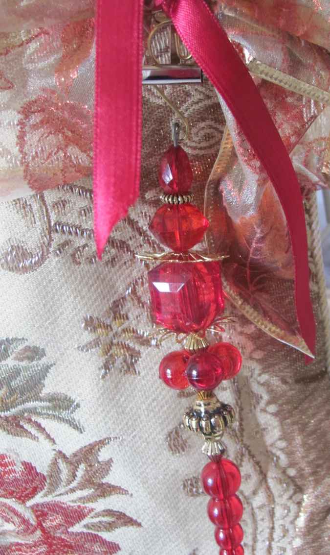 large image of art item: bag – embroidery flowers red blue