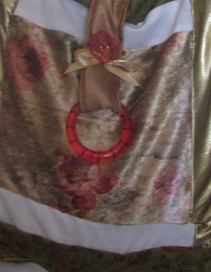 large image of art item: bag – gold red flower red ring