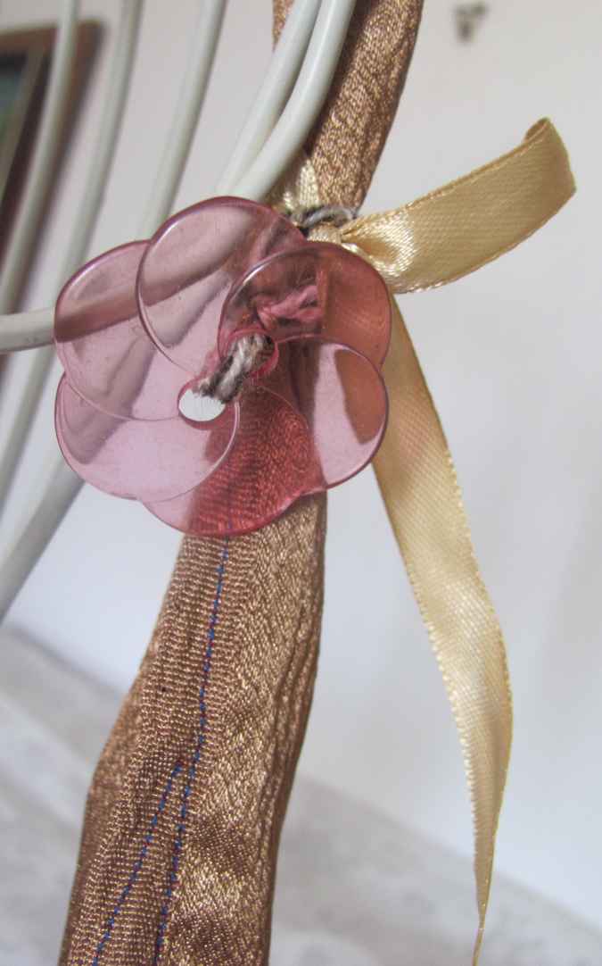 large image of art item: bag – gold red flower red ring