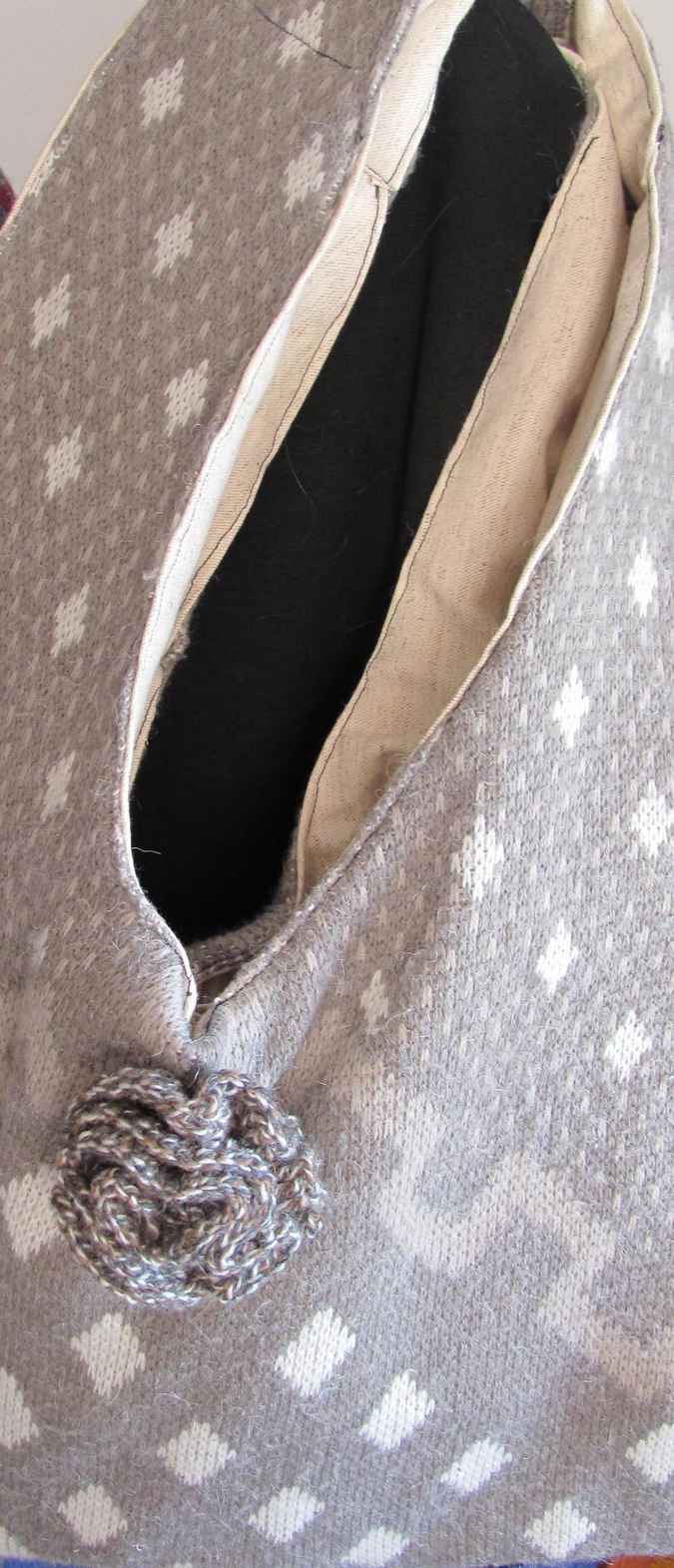 large image of art item: bag – gray diamonds white crochet flower