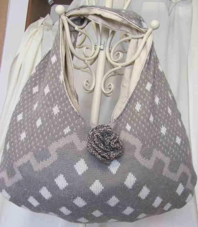 large image of art item: bag – gray diamonds white crochet flower