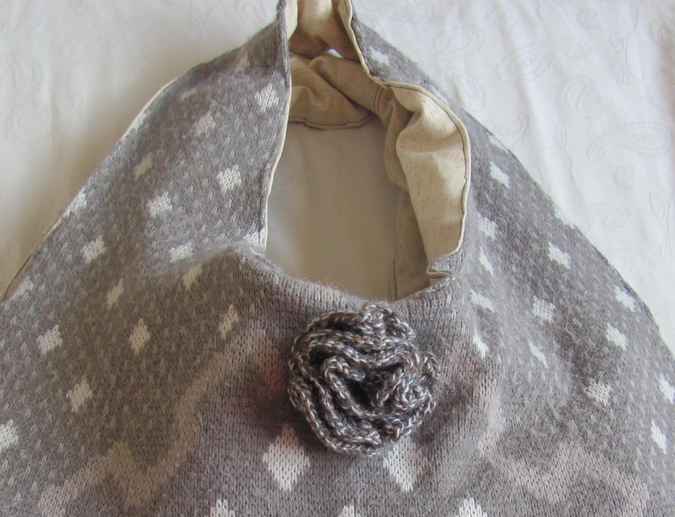 large image of art item: bag – gray diamonds white crochet flower