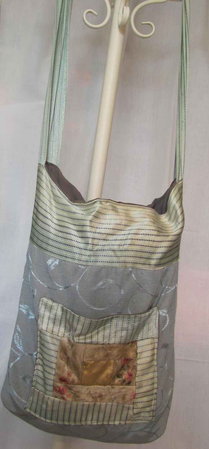 large image of art item: bag – gray pouch quilt