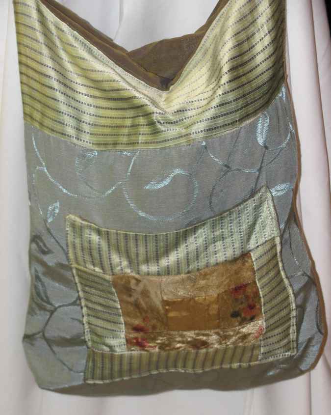 large image of art item: bag – gray pouch quilt