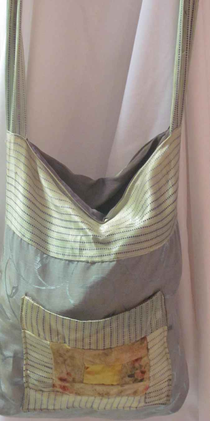 large image of art item: bag – gray pouch quilt