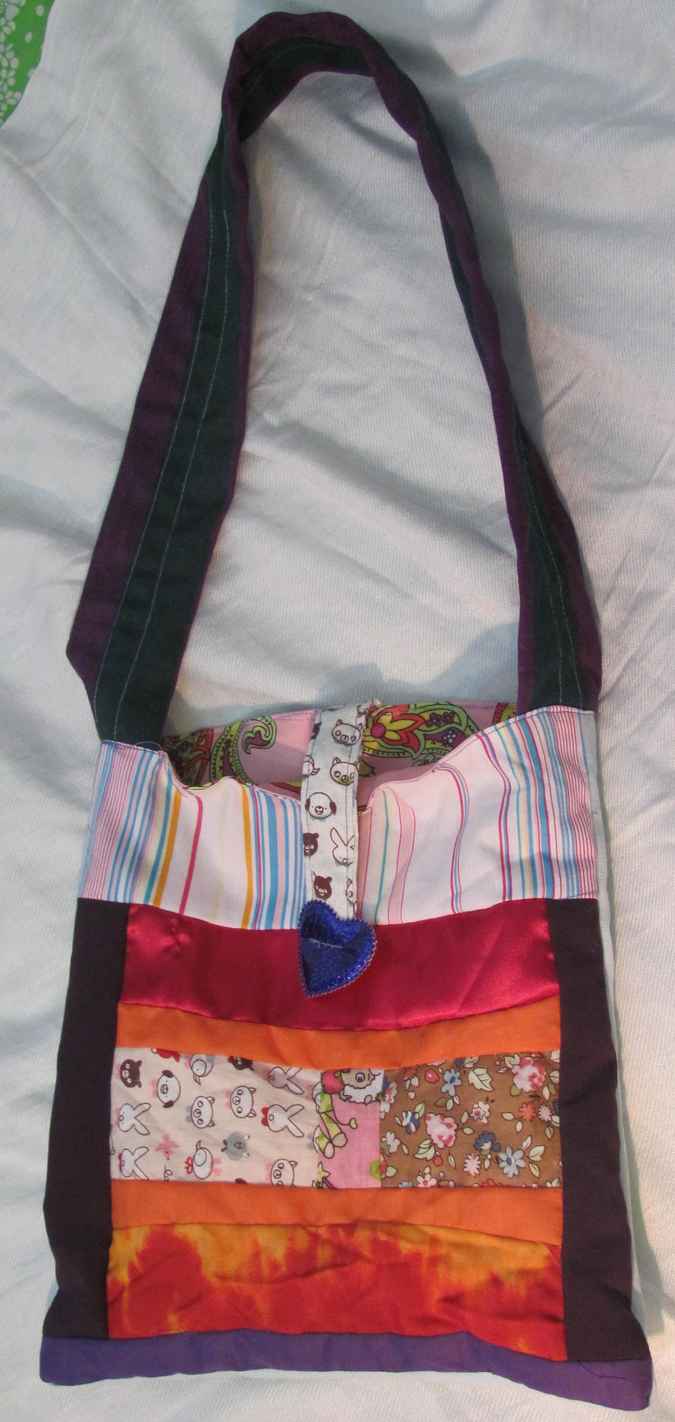 large image of art item: bag – heart blue