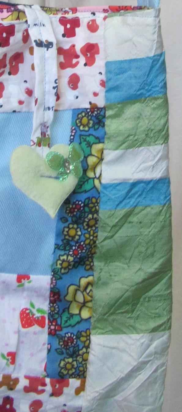 large image of art item: bag – heart green