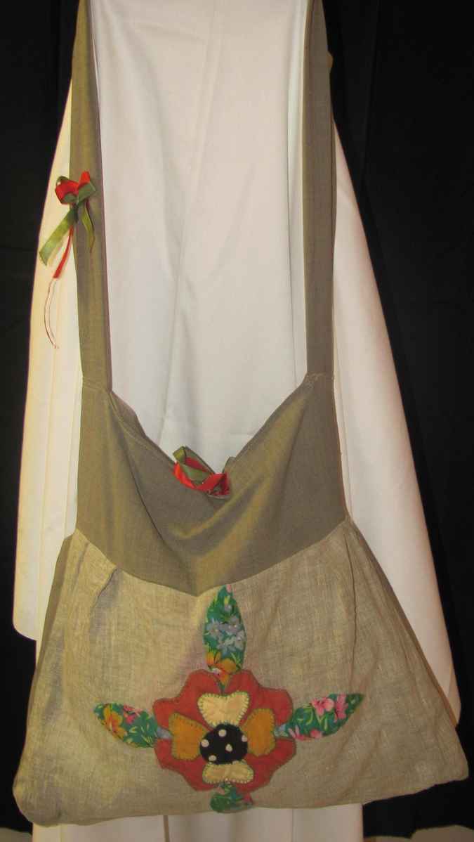 large image of art item: bag – khaki with colorful quiltted flower