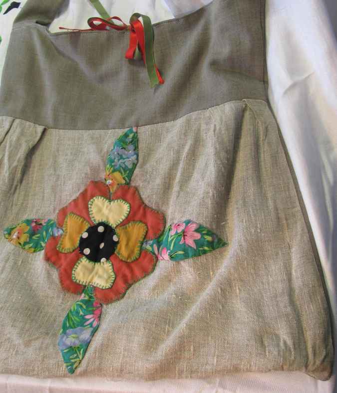 large image of art item: bag – khaki with colorful quiltted flower