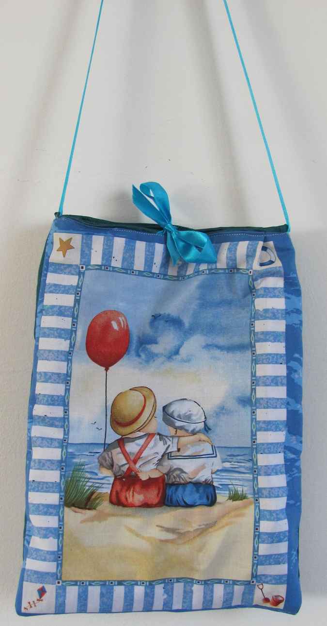 large image of art item: bag – on the seashore with baloon