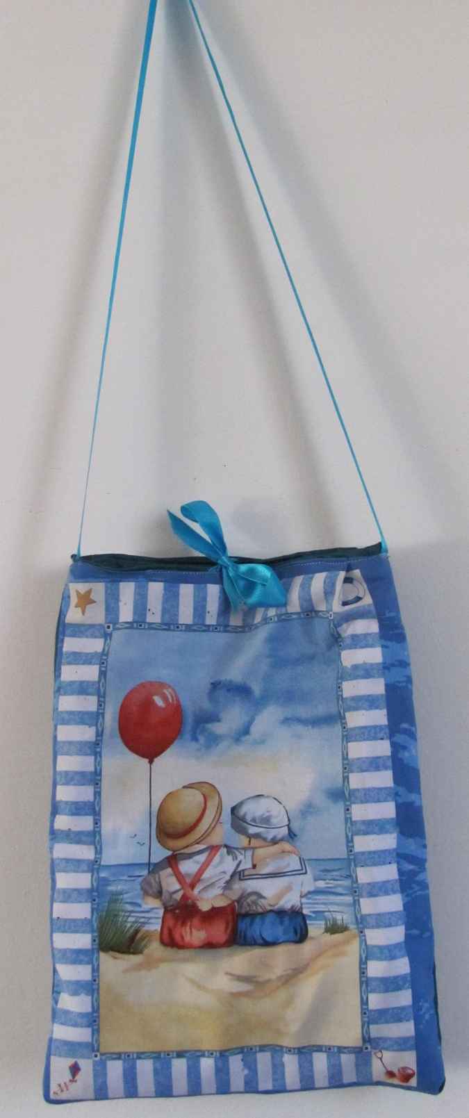 large image of art item: bag – on the seashore with baloon