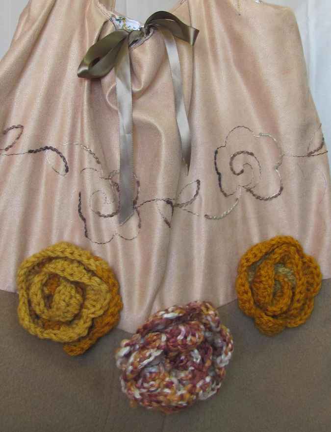 large image of art item: bag – peach flowers crochet
