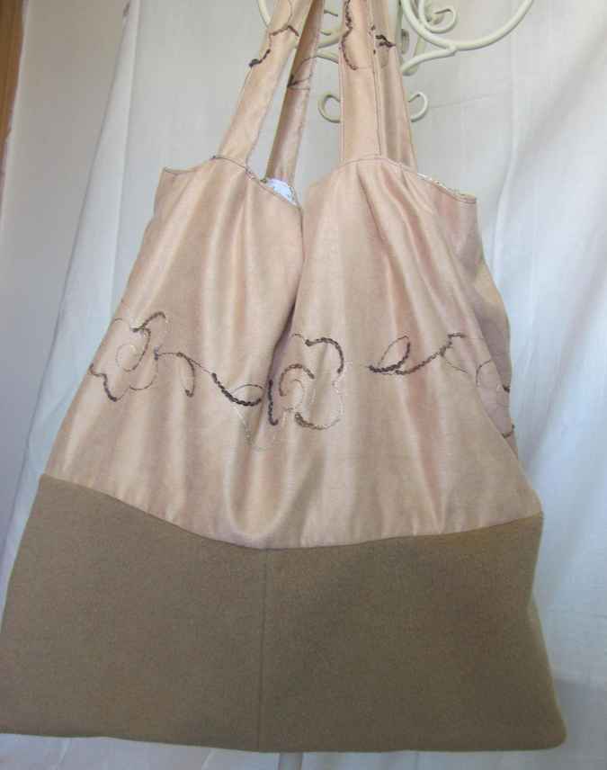 large image of art item: bag – peach flowers crochet
