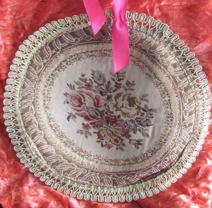 large image of art item: bag – peach quilt brownish disc