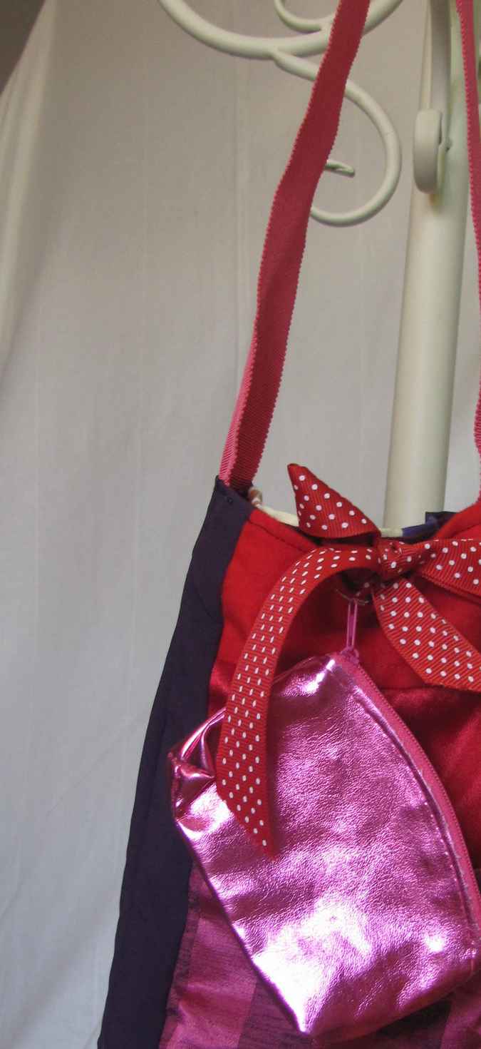 large image of art item: bag – pink red with shiny pink purse