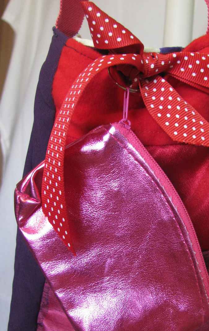 large image of art item: bag – pink red with shiny pink purse