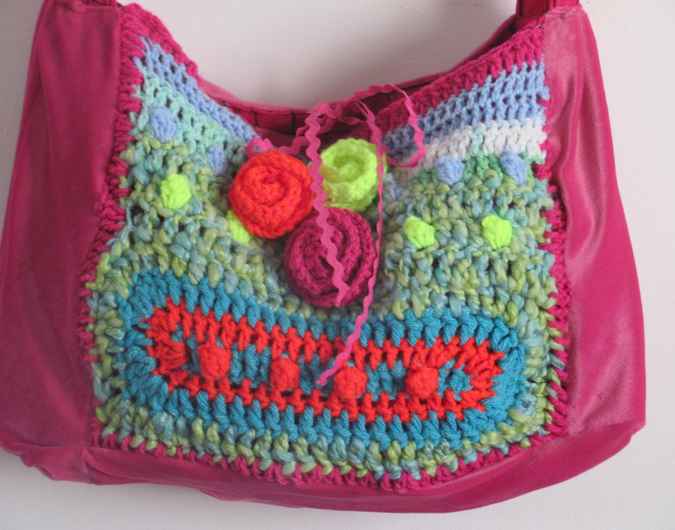 large image of art item: bag – pink with crochet