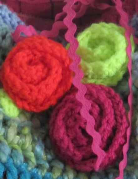 large image of art item: bag – pink with crochet