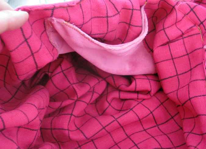 large image of art item: bag – pink with crochet