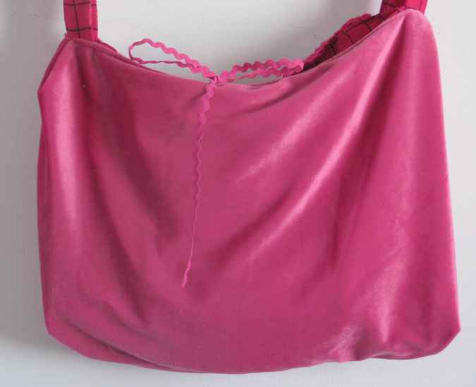 large image of art item: bag – pink with crochet