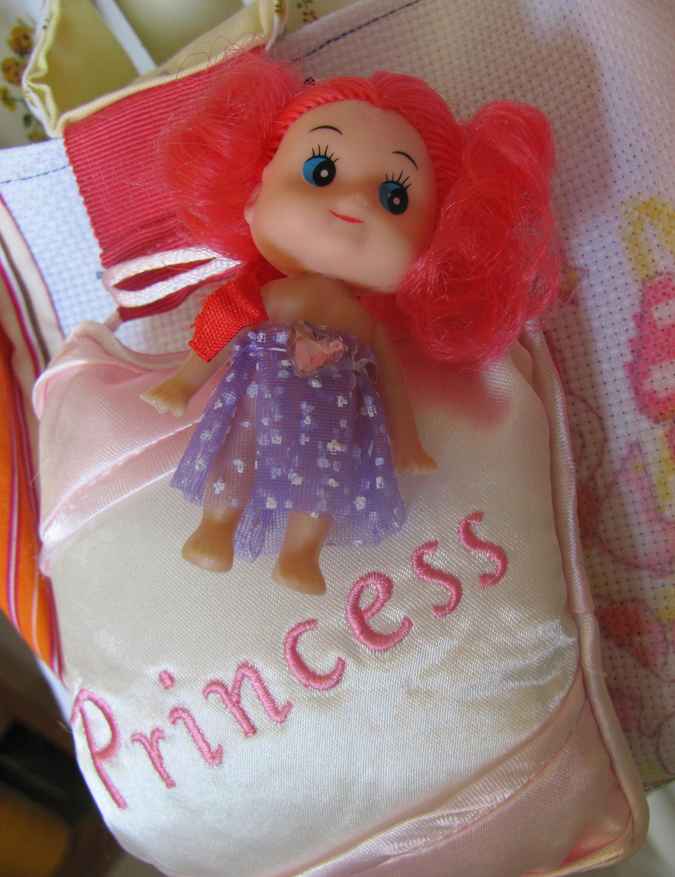 large image of art item: bag – 'princess'