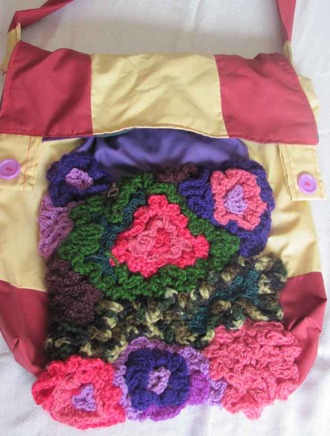 large image of art item: bag – punch banana crochet flowers