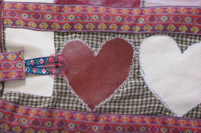 large image of art item: bag – quilt hearts crimson white checkered