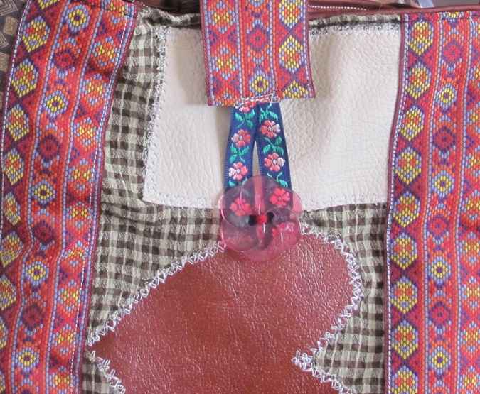 large image of art item: bag – quilt hearts crimson white checkered