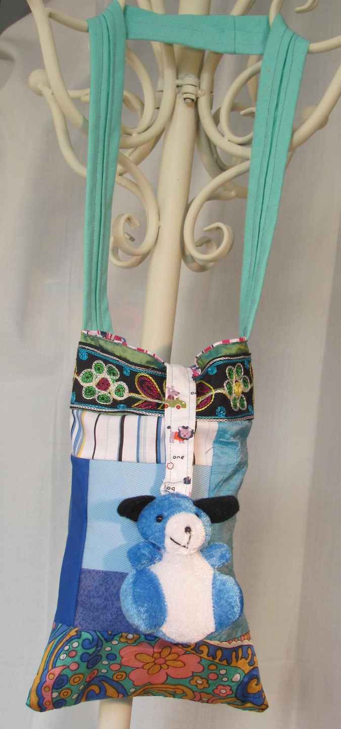 large image of art item: bag – teddy bear blue