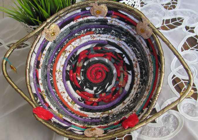 large image of art item: basket – apples crimson gold