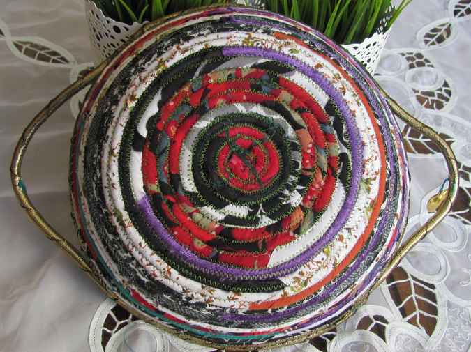 large image of art item: basket – apples crimson gold