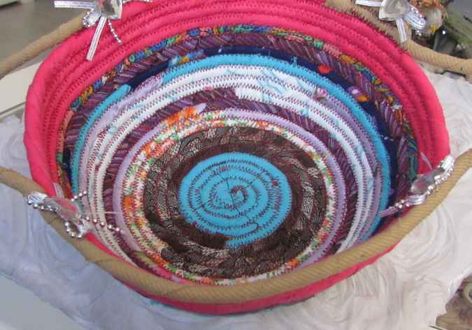 large image of art item: basket – cyan center pink perimeter diamond hearts