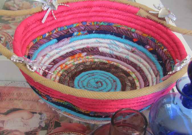large image of art item: basket – cyan center pink perimeter diamond hearts