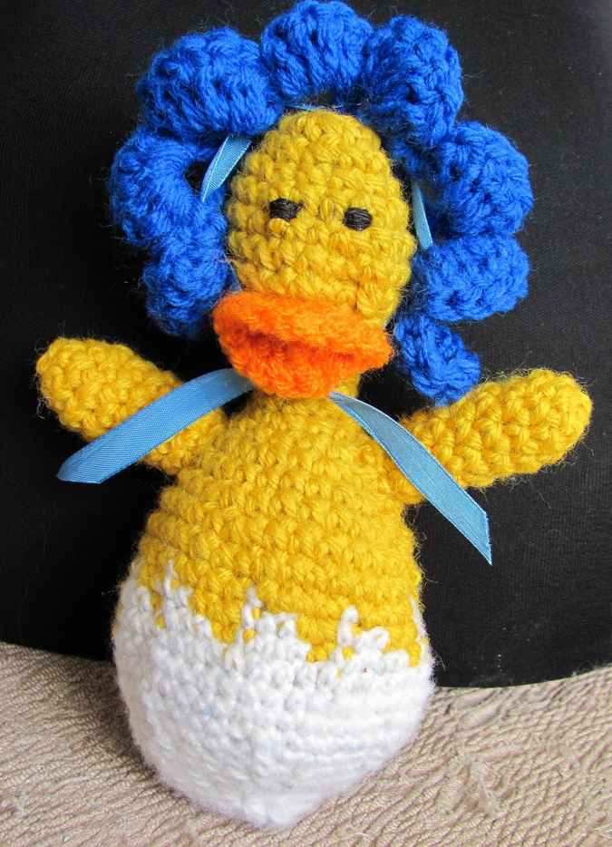 large image of art item: doll – baby chick crochet