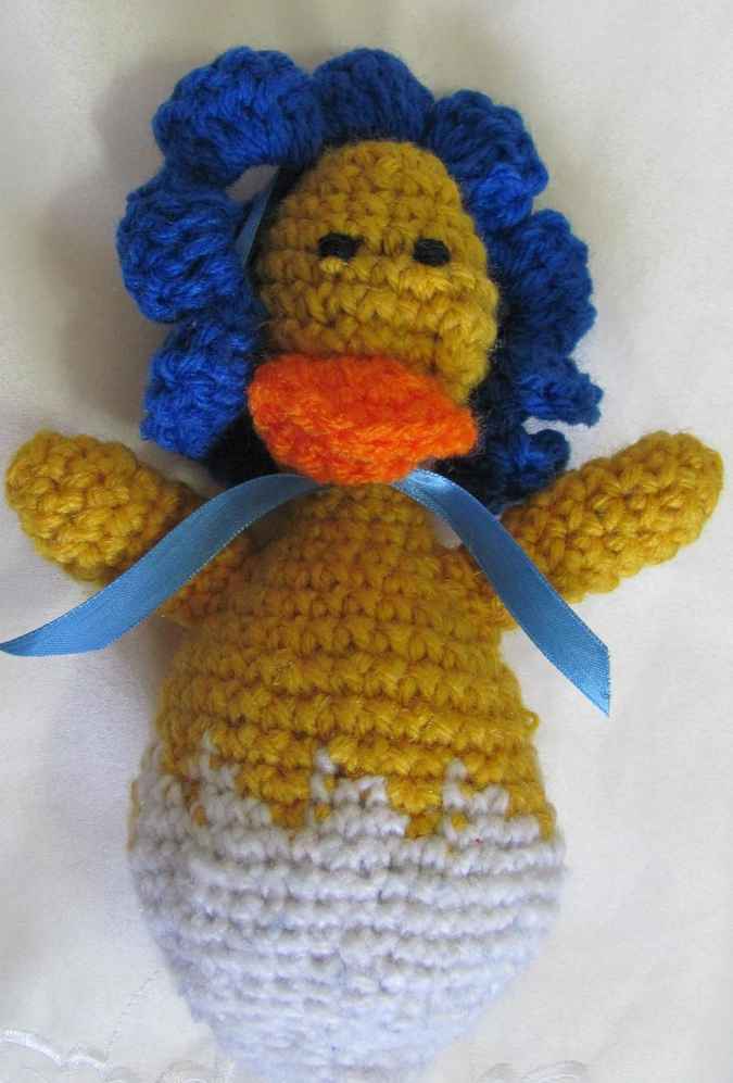 large image of art item: doll – baby chick crochet