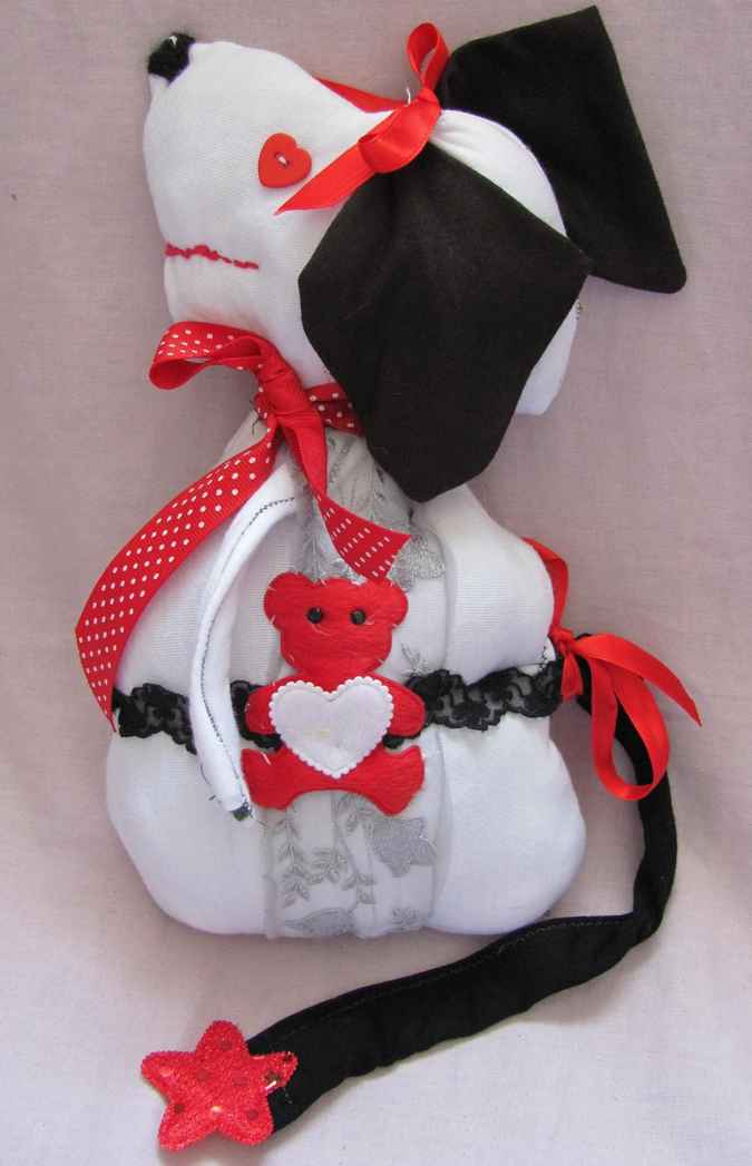 large image of art item: doll – cat and dog quilt