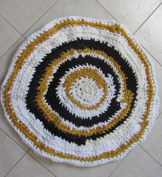 large image of art item: decor – rug white black yellow