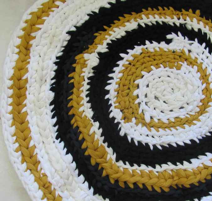 large image of art item: decor – rug white black yellow